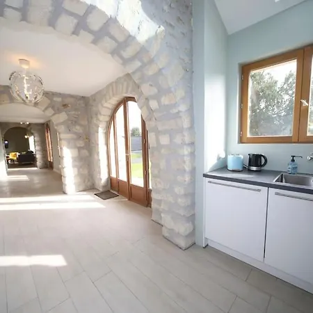 Holiday home De 11 Personnes A La Campagne