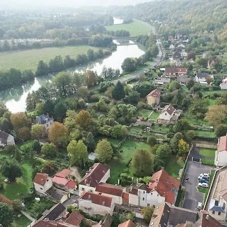 De 11 Personnes A La Campagne Holiday home Nanteuil-sur-Marne